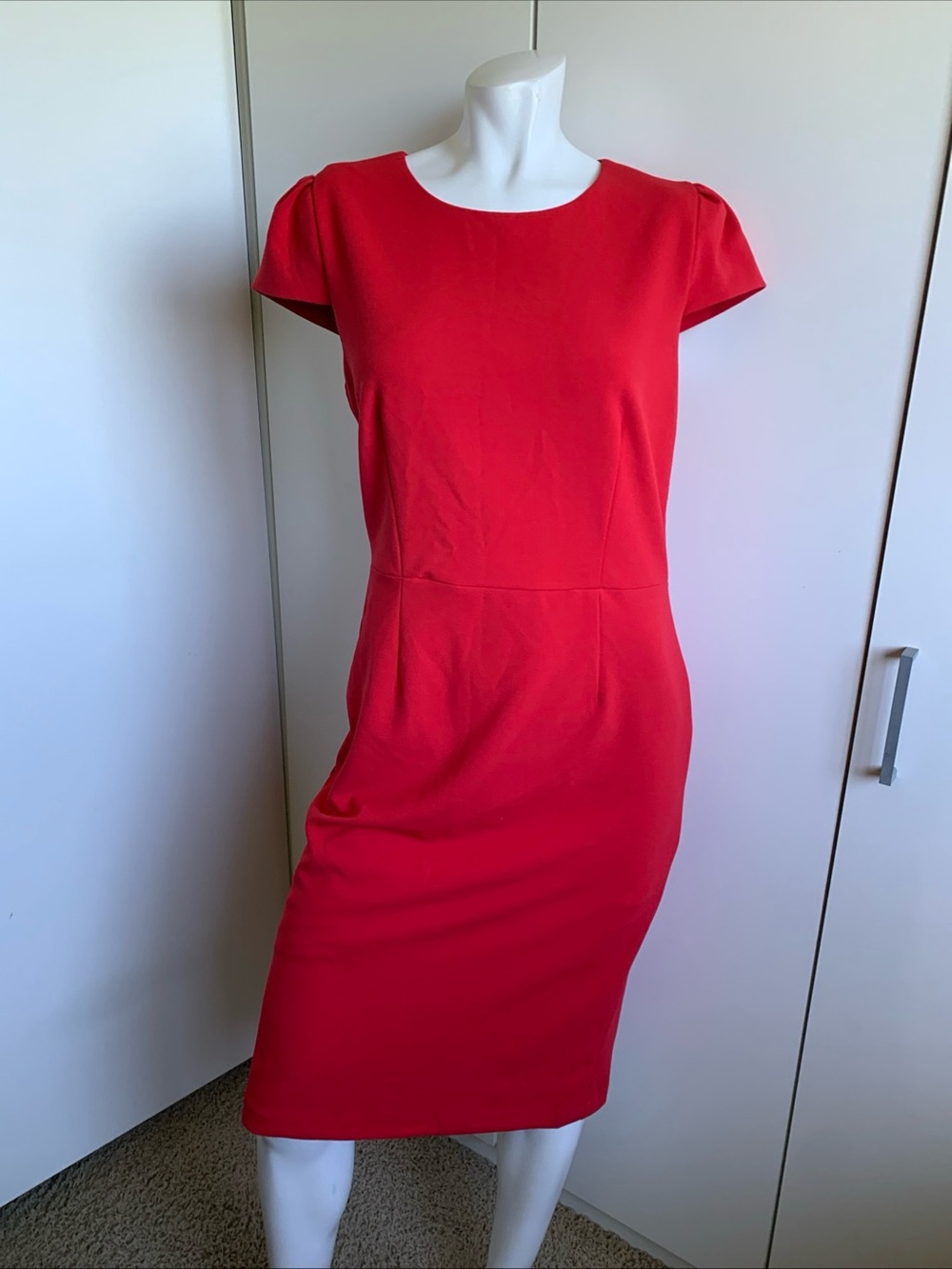 Betsey Johnson size 10 red short sleeve sheath knee length dress